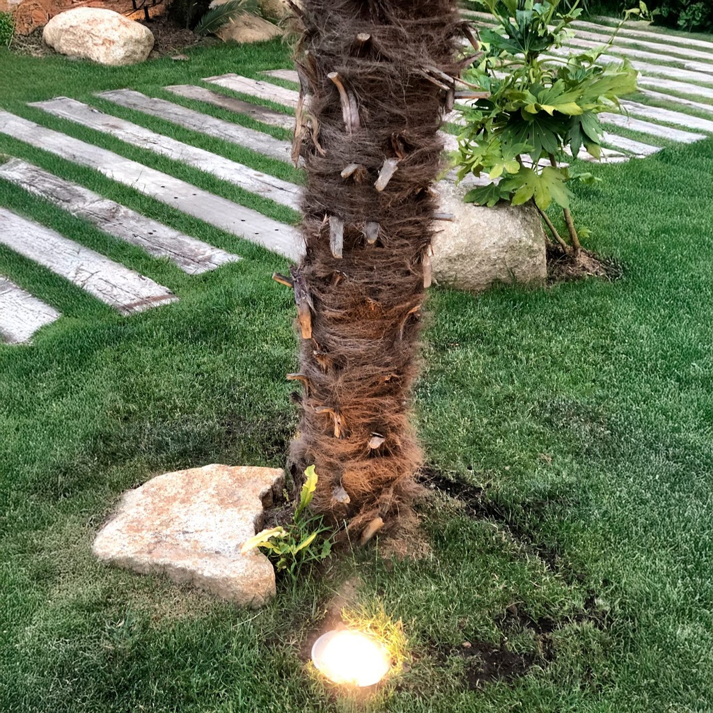 2586 - Spot à encastré dans le jardin Ø16cm 3000°K