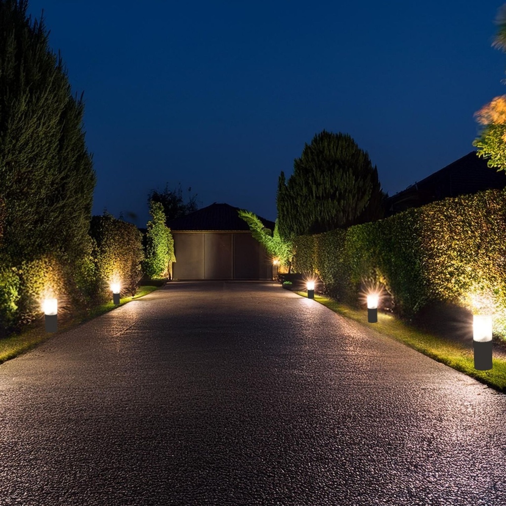 4233 - Borne Noire Ø 11,4cm + Piquet Ht 40cm